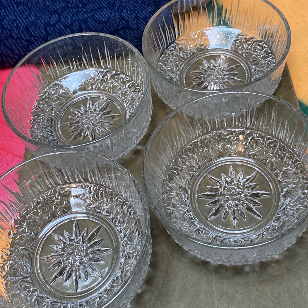 Set Of 4 Vintage Ravenhead “White Fire” Glass Dessert/Salad Bowls.